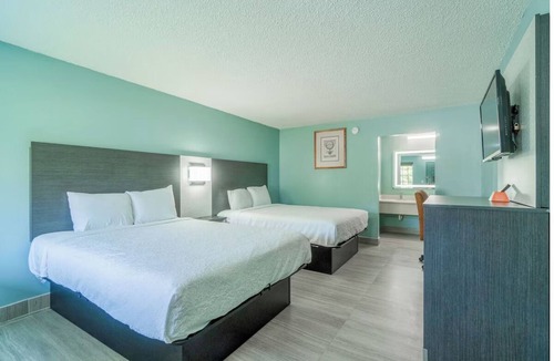 Harlingen Hotel | 2 Affordable Rooms Close to Valle Vista Mall w/Free Onsite Parking