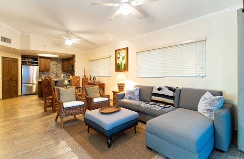 Zona Hotelera Condo | 2 Bedroom, 2 Bathroom Beachfront Condo In Las Mananitas. Completely remodeled!