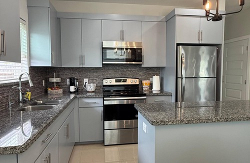 Pharr Apartment | 2-bedroom apartment in peaceful Pharr with AC for relaxing stays