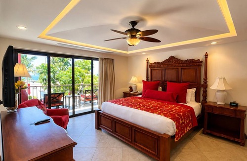Cabo Bello Resort | 2-Bedroom Luxury Beachfront Condo | Stunning Ocean Views | Cabo San Lucas