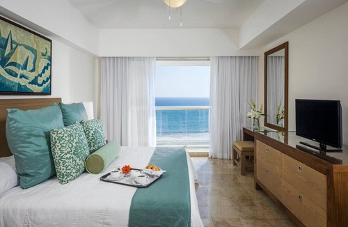 Playa Diamante Resort | 2 BEDROOM SUITE at The Mayan Palace at Vidanta Acapulco