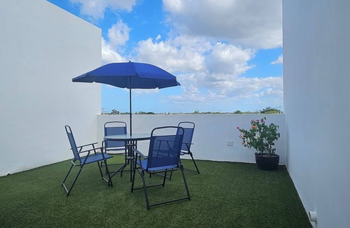Merida House | 2-bedroom townhome in adorable Mérida with AC and comfort