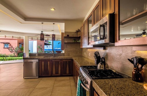 San Pedro Mixtepec Condo | 2 Beds 2 Baths Main Floor with Amazing Ocean Views