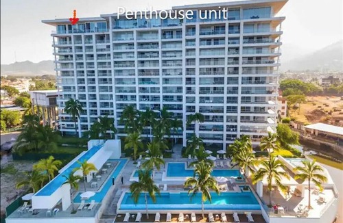 Las Glorias Condo | 2 BR Ocean View Penthouse @ Harbor 171 w/Lux Amenities