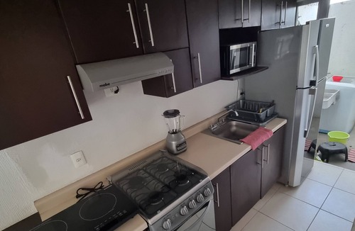Queretaro House | 2-Story House With Large Pool and Parking Space