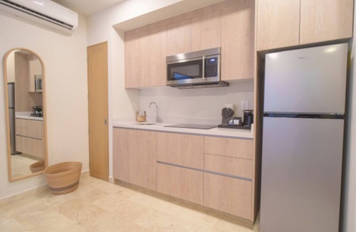 Downtown Hotel | 2 Stylish & Modern Suites Close to Beach + Downtown Scenes to Explore + Pool