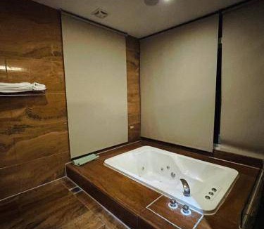 West District Hotel | 20 m² Motel ∙ 4 guests