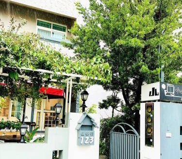 Taitung Hotel | 23 m² Motel ∙ 4 guests
