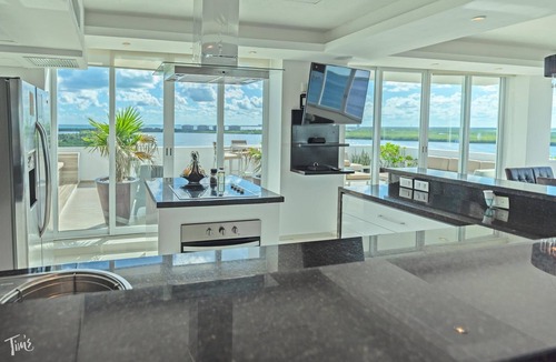 Zona Hotelera Condo | #2704 – 4BR/3.5Bth Cancun Family Suite Penthouse Condo Rental – Tim's Condos