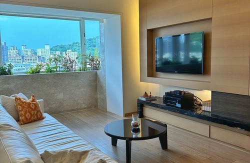 Xinyi Apartment | 2bd/2ba Taipei Skyline Views｜Xinyi District｜Walk to Taipei 101 & Xiangshan