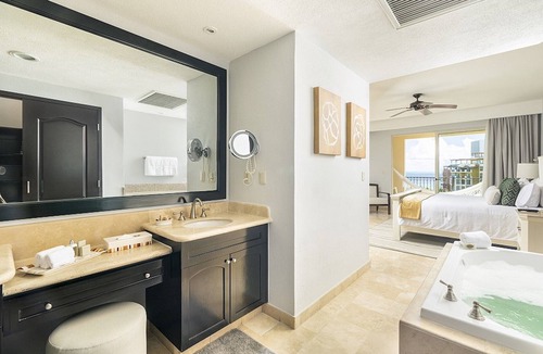 Puerto Juarez Resort | 2BR/3BA Villa del Palmar Cancun Luxury Beach Resort & Spa