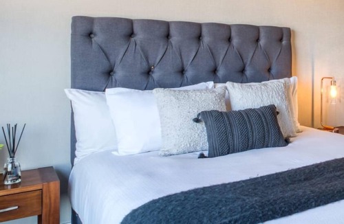 Zona Rio Apartment | 2BR Apt w/a PVT Balcony & A/C: Gym+Lounge+Cinema