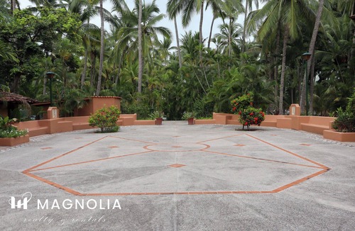 South Hotel Zone Villa | 2br handwritten Suite oceanfront in Puerto Vallarta, Los Tules Condominium.