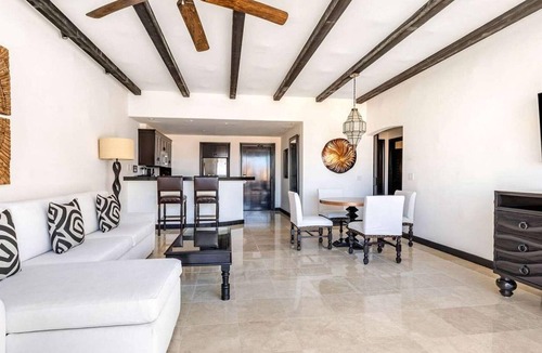 Zona Hotelera Resort | 2BR Ocean View at Cabo Azul – Infinity Pools & Beachfront Escape