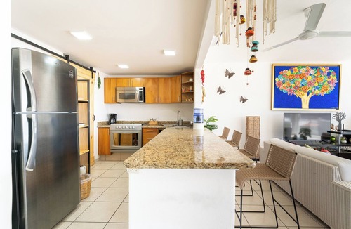 P Chahue Condo | 2BR Oceanview Walk to Beach | Cruz del Mar