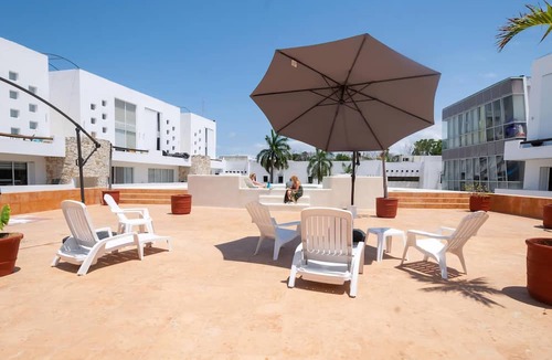 Playacar Fase I Apartment | 2BR retreat w/rooftop pool near 5th Ave