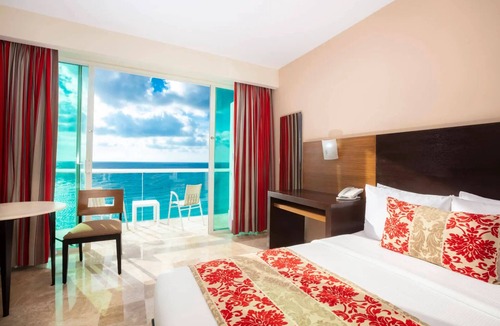 Punta Cancun Condo | 2BR Sleeps 6 - 3 Bath - Krystal Vacation Club Cancun - Optional All-Inclusive