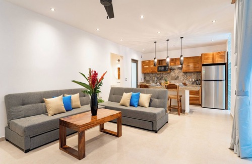 Santa Maria Huatulco Condo | 2nd Level 1BR | Rooftop Pool & Steps to Beach