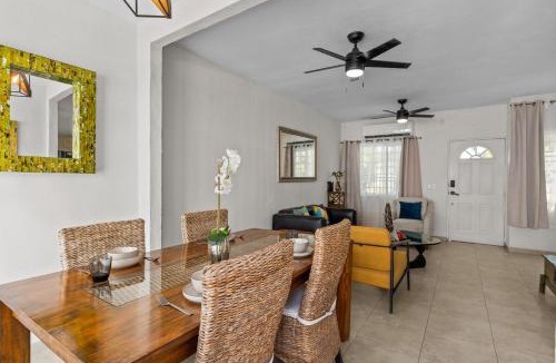 Las Jarretaderas House | 2story cozy house in a private community!