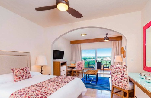 El Medano Ejidal Resort | 3 bedroom/4 Bath, Beachfront Resort Villa del Palmar Cabo for Christmas