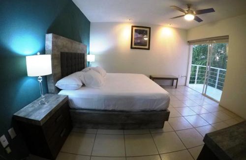 Las Glorias Apartment | 3 Bedroom Apartment at La Joya Hotel Zone