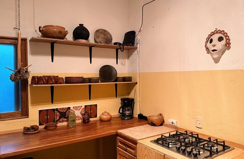 Ruta Independencia House | 3 bedroom house in Jalatlaco with rooftop terrace. 10mins walk to Oaxaca centre.