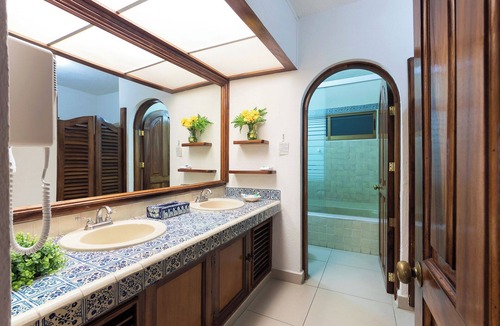 Romantic Zone Resort | 3-bedroom Penthouse in charming Puerto Vallarta