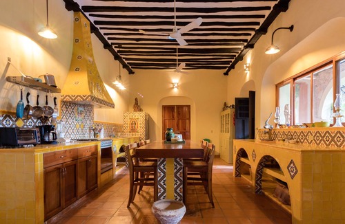 Valladolid House | 300 year old colonial mansion one block from the town square