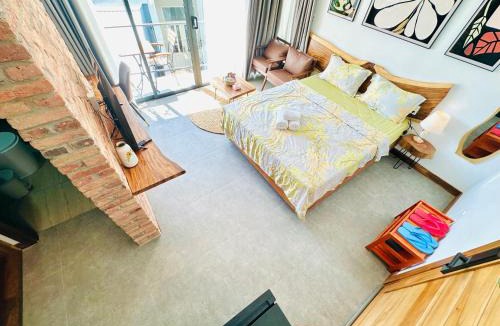 Ninh Kieu Apartment | 308MSNK Maison Luxe Studio l Balcony & Kitchen