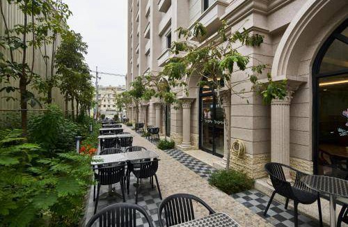 Renwu District Hotel | 37 m² Hotel ∙ 4 guests