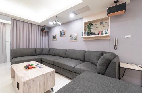 Daan Apartment | 3B2b Warm Cinema Home 4 Min to Xinyi Anhe MRT 三房二衛 投影機 4分到信義安和站