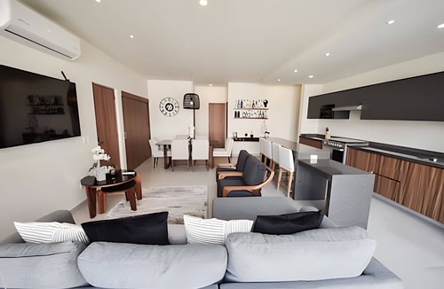 Mezcales House | 3BR 2 Pools Sleeps 8 Close to BUC. and NV.