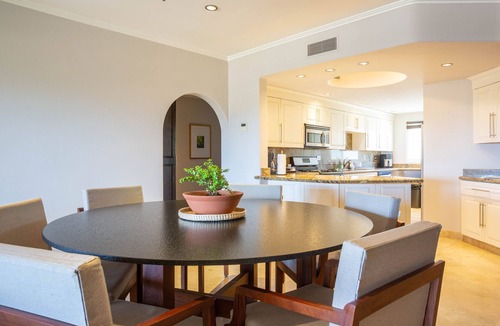 Zona Hotelera Condo | 3BR Beachfront Ocean View Condo with Resort Pools, Hot Tubs & Beach Access