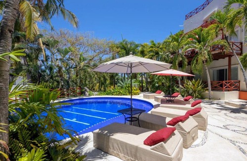 North End House | 3BR Family Condo, Pool, Walk to Beach – Sayulita | Casa de Paz