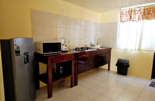 Tehuacan House | 4-bedroom family home with parking and 2.5 baths