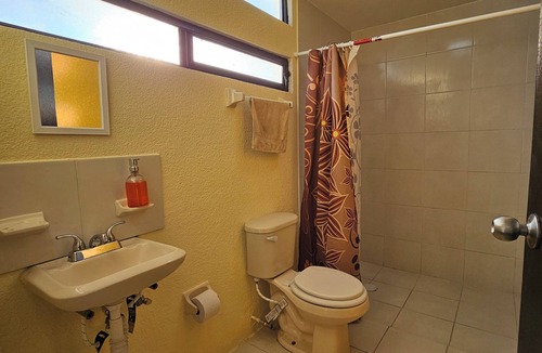 Tehuacan House | 4-bedroom family home with parking and 2.5 baths