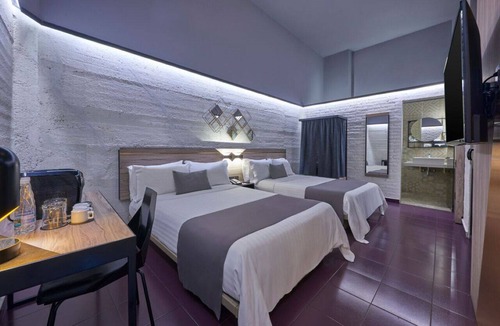 Historic Center Hotel | 4 Queen Bed Rooms in a Historic Mexico City Building Near Museums