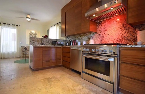 Centro Villa | 4BD Luxury Villa (Casa Pueblo)