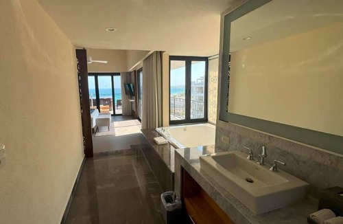 Chula Vista Villa | 4BD Oceanfront Unit at Villa La Valencia