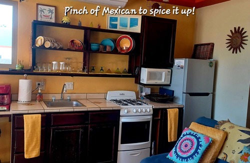 Las Conchas Apartment | 5ִ𖤐 SUNSET Casita𖤓Awesome Seaside ࿐༉☀︎⛱ Getaway Seconds to Las Conchas Beach!