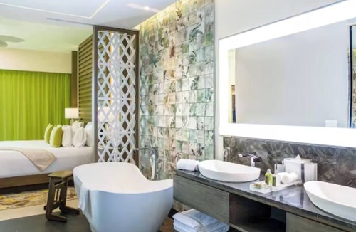 Puerto Juarez Hotel | 5 Diamond Resort Garza Blanca Cancun Jr. Suite All Inclusive Available