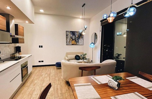 Zona 13 Apartment | 5 minutes from shopping malls! Apartment suite EON Zone 10