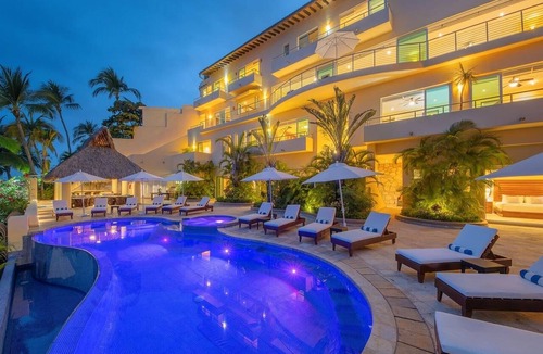 South Shore Hotel Area House | 6 to 12 suites, fully staffed. Saltwater pool.