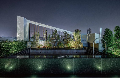 West Central District Hotel | 60 m² Hotel ∙ 8 guests