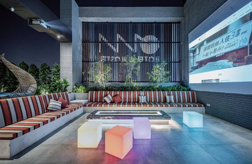 West Central District Hotel | 60 m² Hotel ∙ 8 guests