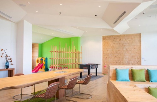 White Sand Beach Hotel | 60 m² Motel ∙ 4 guests