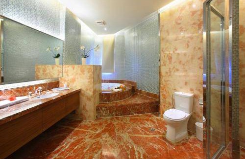 South District Hotel | 66 m² Motel ∙ 6 guests