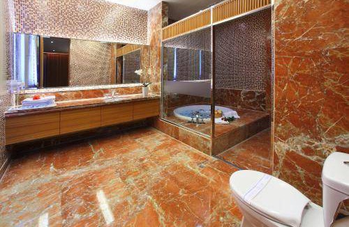 South District Hotel | 66 m² Motel ∙ 6 guests