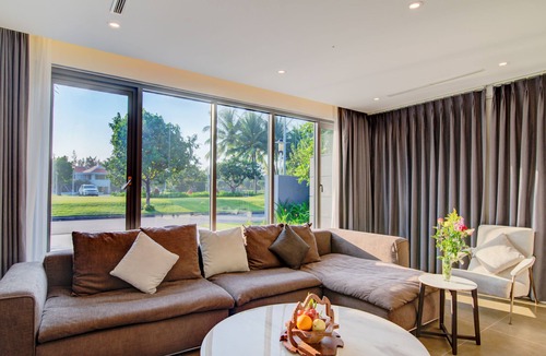 Ngu Hanh Son Villa | 7 Bedrooms Beach Front Villa at Da Nang Beach Resort