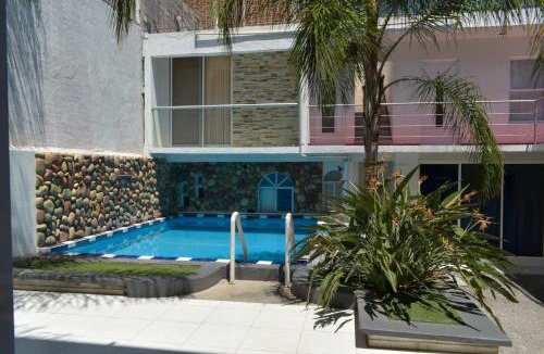 Leon Apartment | 7 VENATOR House Boutique